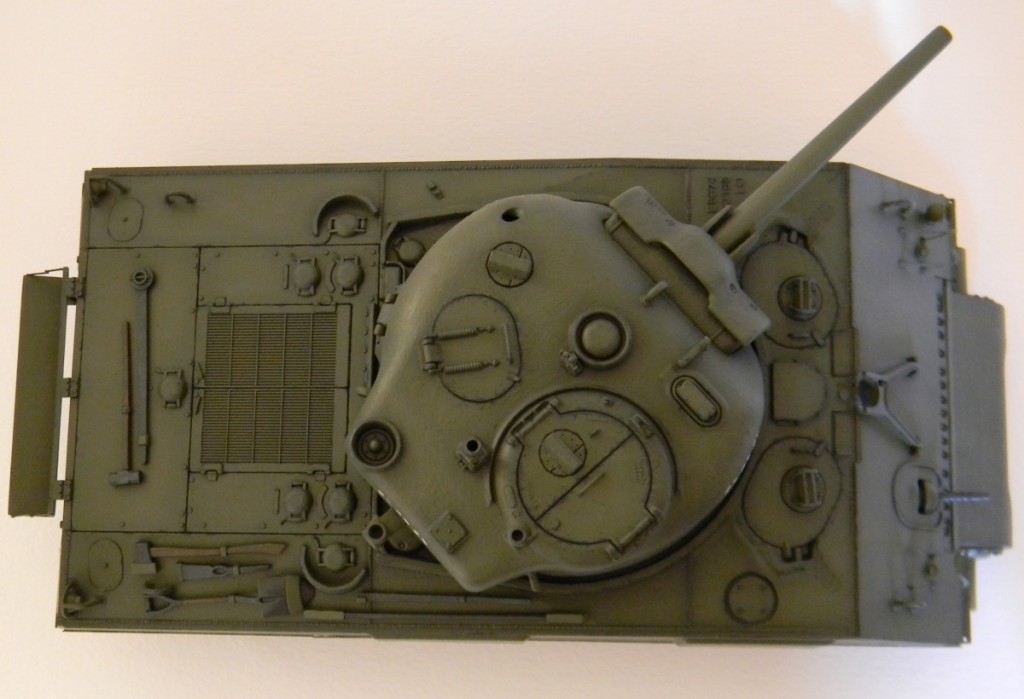 Dragon-USMC-M4A2-Sherman-Late-aerial-view